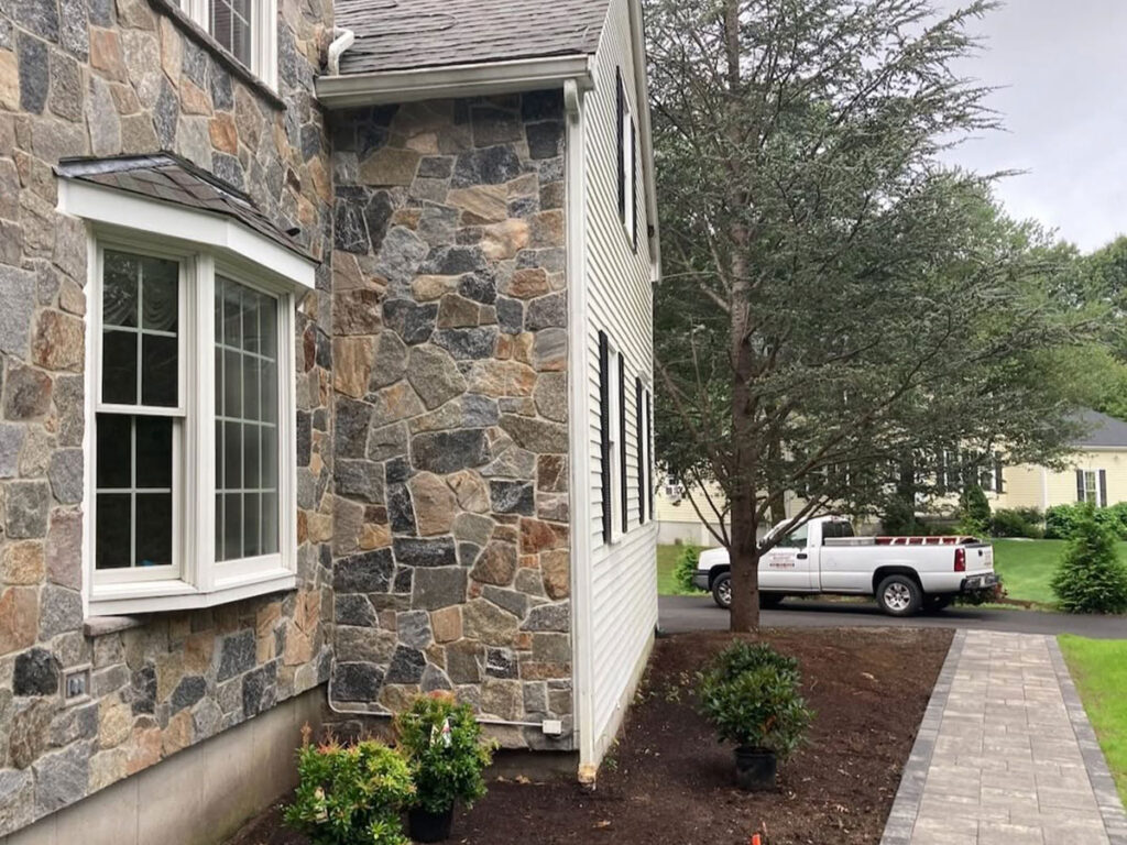 Close view of Delgado Stone Connecticut Blend ThinStone on a Mansfield home